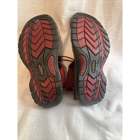 Keen Newport Walking Sandals Size 7M Womens Red Stripe Sport Athletic Waterproof - Picture 6 of 6